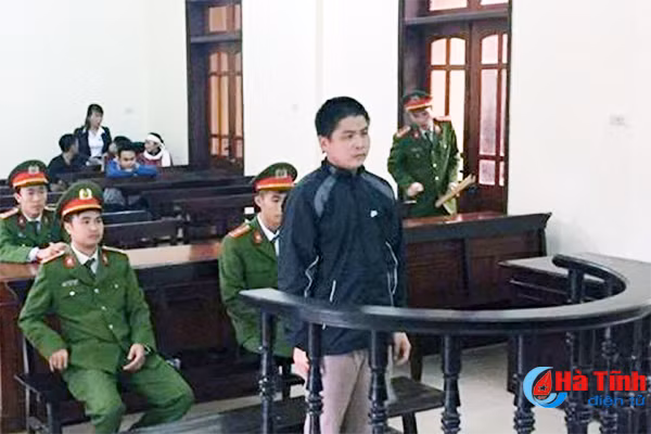 dung o to di trom cho lanh an 6 thang tu