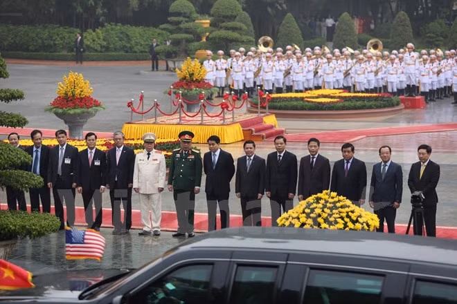 chu tich nuoc chu tri le don chinh thuc tong thong donald trump