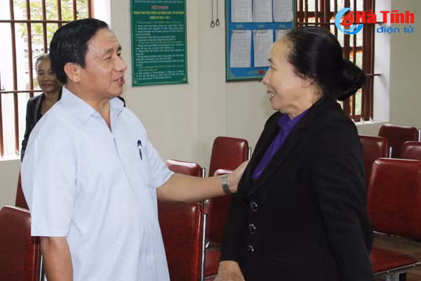 nghi xuan phai phan dau som tro thanh trung tam kt xh bac ha tinh