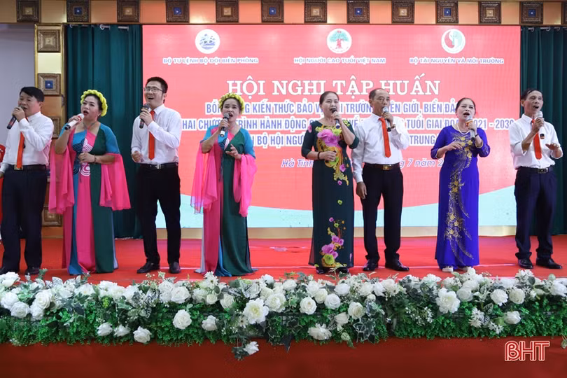 Trang bị kiến thức bảo vệ môi trường, biên giới cho hội viên người cao tuổi 