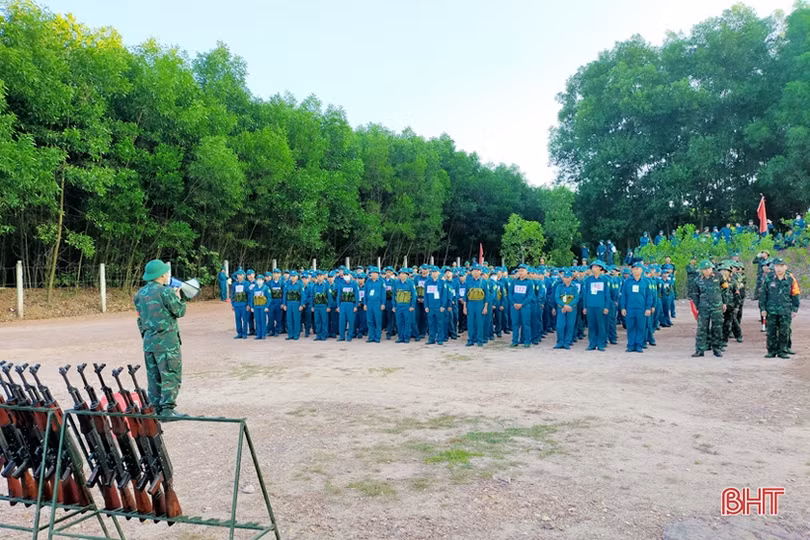 Trung đội Dân quân cơ động thị trấn Vũ Quang nhất hội thao toàn tỉnh năm 2022