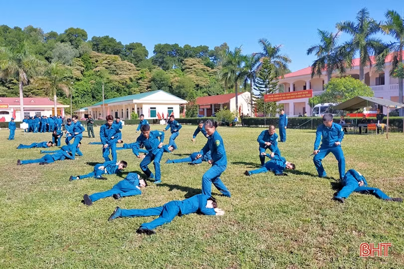 Trung đội Dân quân cơ động thị trấn Vũ Quang nhất hội thao toàn tỉnh năm 2022