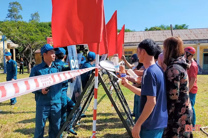 Trung đội Dân quân cơ động thị trấn Vũ Quang nhất hội thao toàn tỉnh năm 2022