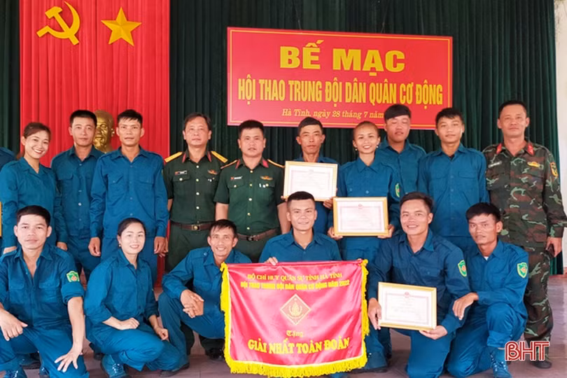 Trung đội Dân quân cơ động thị trấn Vũ Quang nhất hội thao toàn tỉnh năm 2022