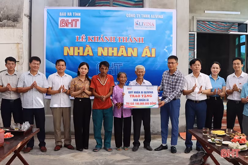 Công ty ALIVINA và các đơn vị tổ chức khánh thành nhà nhân ái ở Cẩm Xuyên