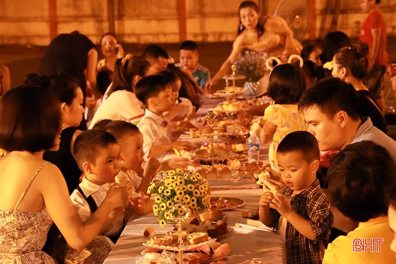 Học sinh mầm non iSchool Hà Tĩnh hào hứng với dạ tiệc mùa hè - Summer Party
