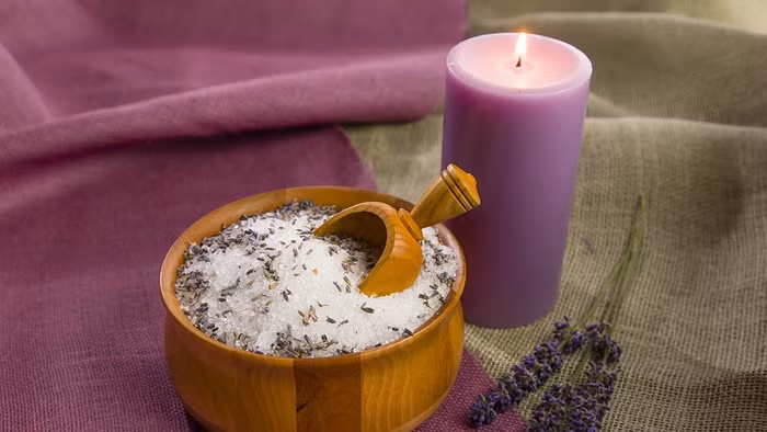 Không cần dùng thuốc, cơn đau vai sẽ thôi “hành hạ” bằng những mẹo đơn giản, rẻ sau đây