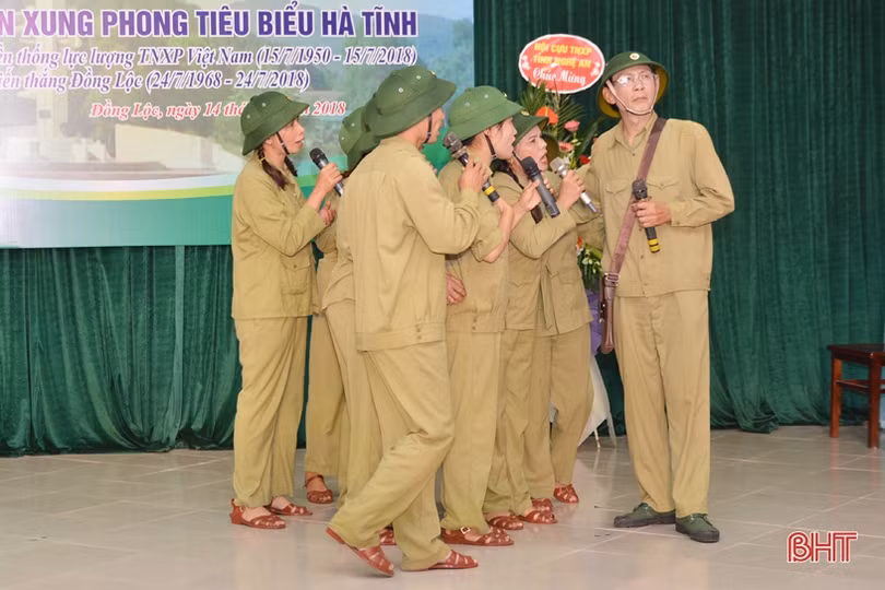Xúc động cuộc hội ngộ cựu thanh niên xung phong Hà Tĩnh tiêu biểu