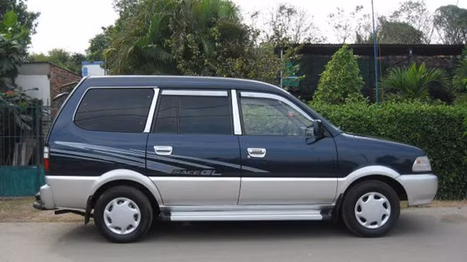 Những mẫu xe không thể quên trong ký ức người VN những năm 2000