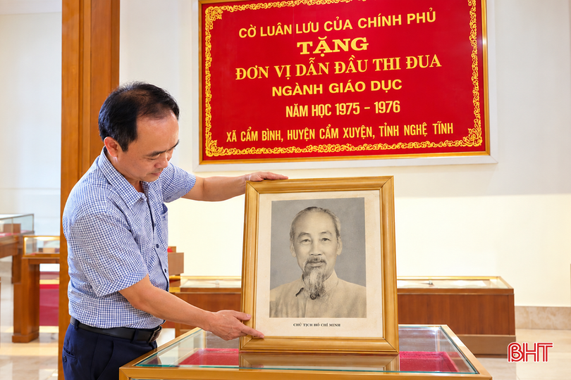Những tư liệu được lưu giữ tại Cẩm Bình nhắc nhớ một chặng đường bền bỉ xây dựng phong trào học tập trên vùng quê giàu truyền thống hiếu học.