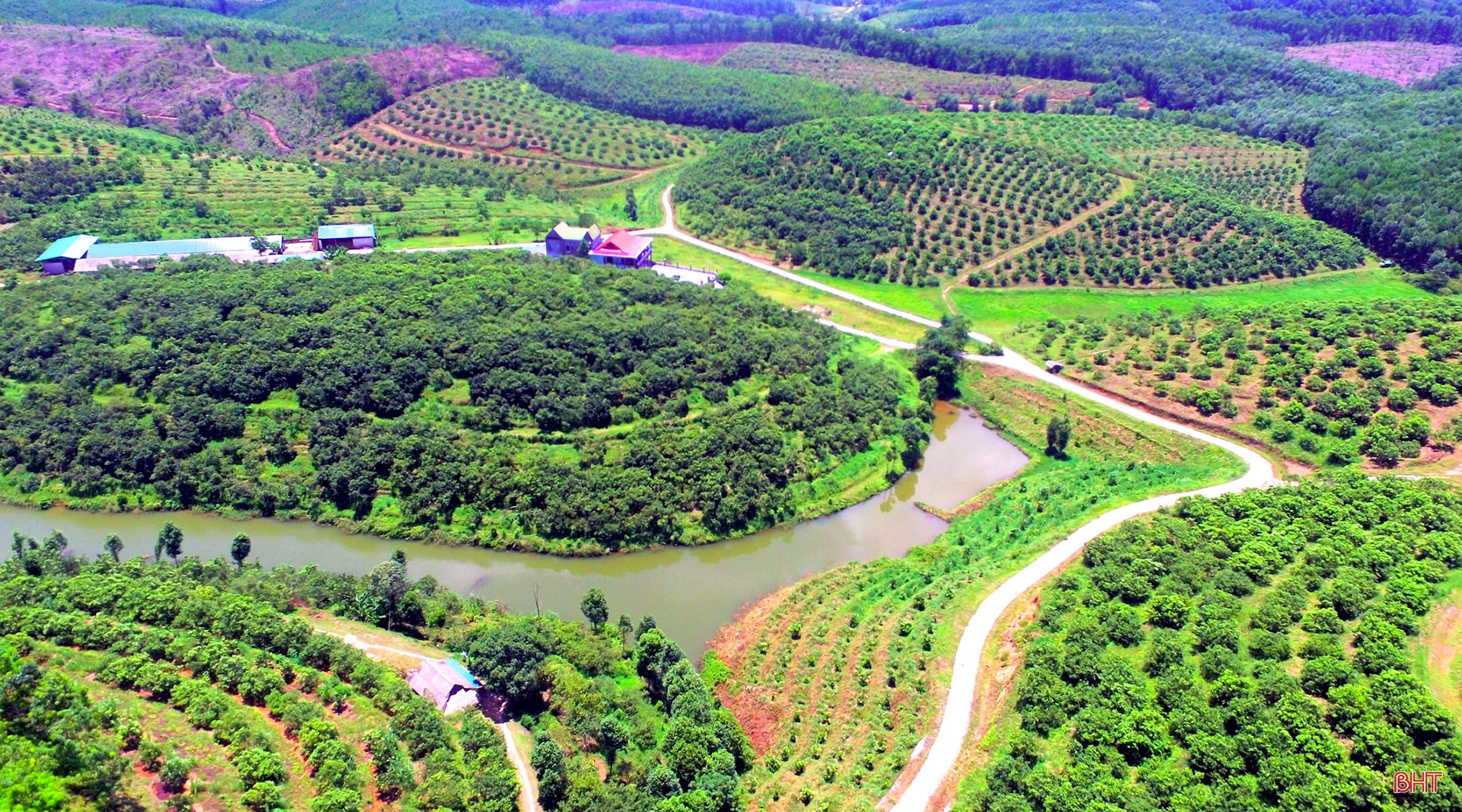 Hương Sơn xây dựng huyện nông thôn mới bền vững, đô thị phát triển