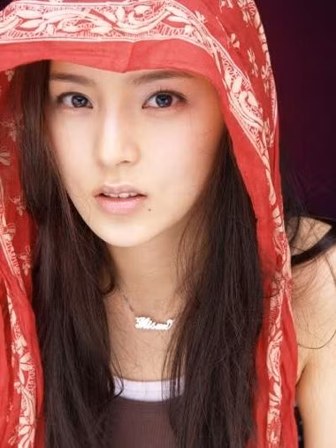 “Hoa hậu dao kéo” Park Si Yeon có chiếc mũi đẹp thứ hai xứ Hàn.