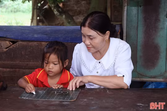 Nặng lòng với học trò bản Rào Tre