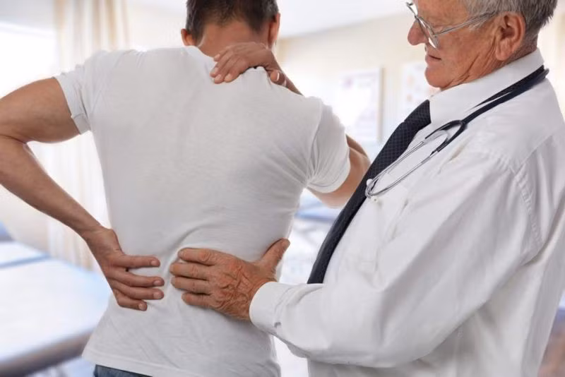 10 dấu hiệu của bệnh thoát vị đĩa đệm