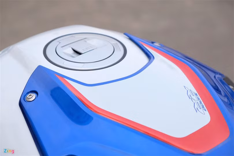 Cận cảnh mô tô BMW S 1000 RR 2019 giá 1,1 tỷ tại Việt Nam
