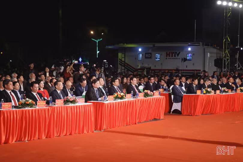 Long trọng kỷ niệm 550 năm thành lập huyện Thiên Lộc - Can Lộc, đón bằng công nhận huyện NTM