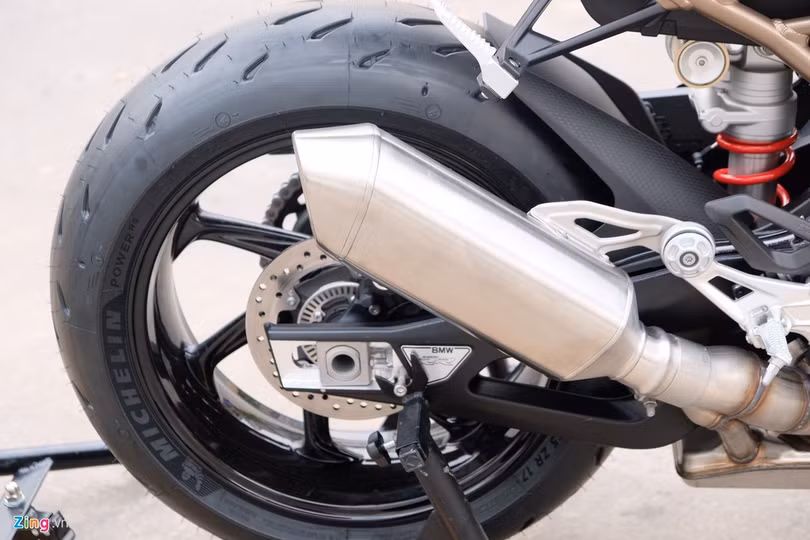 Cận cảnh mô tô BMW S 1000 RR 2019 giá 1,1 tỷ tại Việt Nam