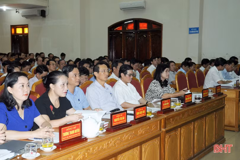 Bí thư Tỉnh ủy Lê Đình Sơn quán triệt nội dung Hội nghị Trung ương 10