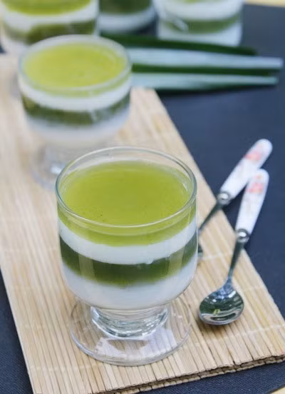 10 phút làm thạch lá nếp và sữa tươi giòn ngon mát lịm