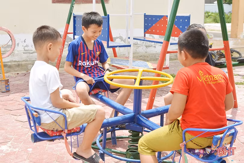 ĐVTN Hồng Lĩnh “hô biến” phế liệu trở thành đồ chơi trẻ em
