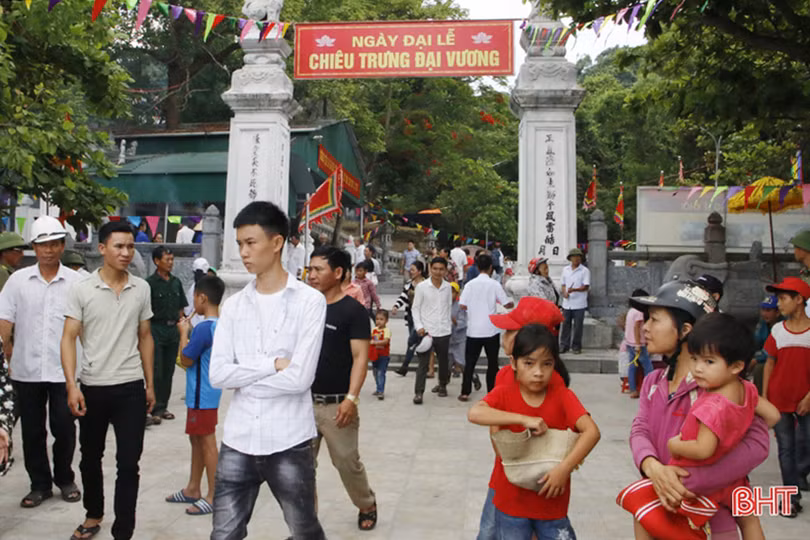 Giao lưu thơ tại Đền Chiêu Trưng Đại Vương Lê Khôi