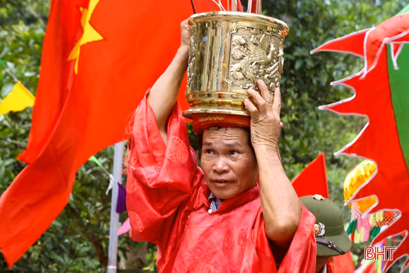 Tưng bừng lễ rước tại hội đền Chiêu Trưng Đại vương năm 2019