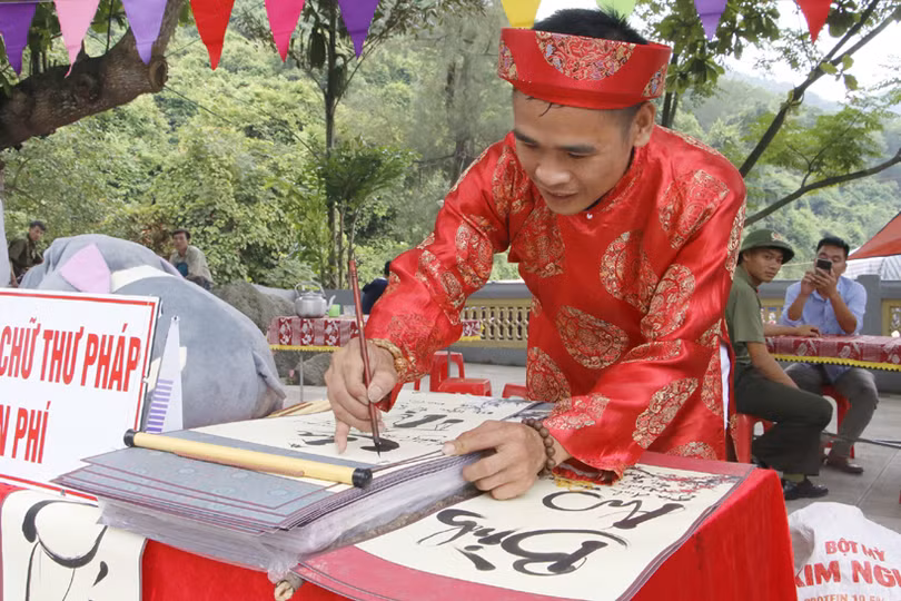 Giao lưu thơ tại Đền Chiêu Trưng Đại Vương Lê Khôi