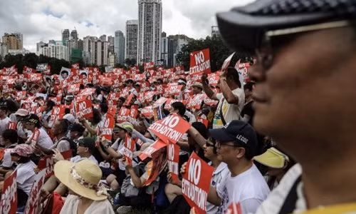 Hàng chục nghìn người biểu tình ở Hong Kong phản đối dự luật dẫn độ