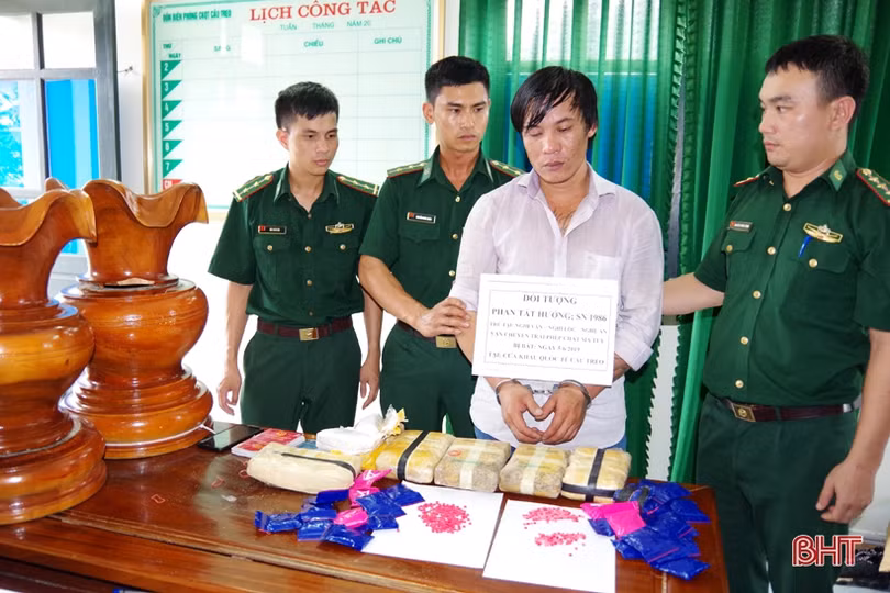Giấu 40.000 viên hồng phiến trong lộc bình vận chuyển từ Lào về Việt Nam
