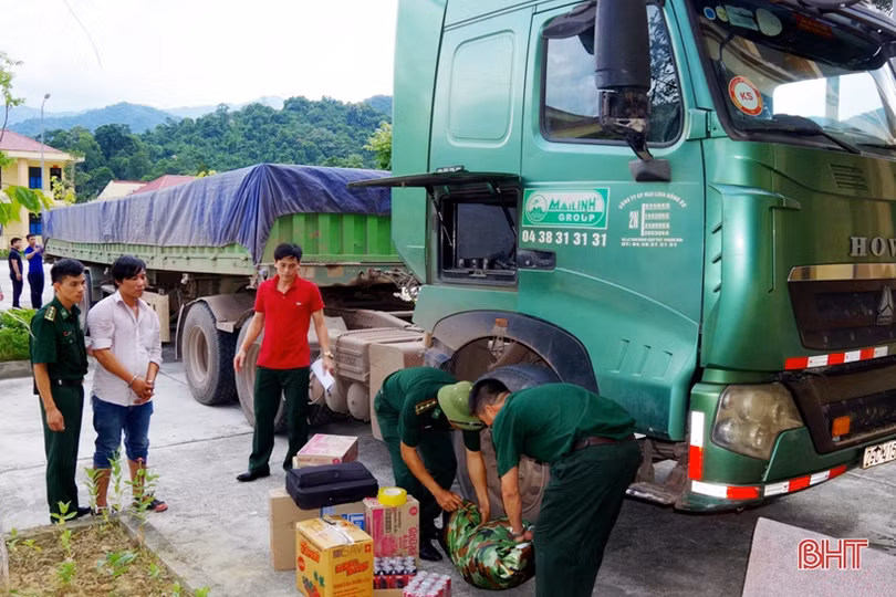 Giấu 40.000 viên hồng phiến trong lộc bình vận chuyển từ Lào về Việt Nam