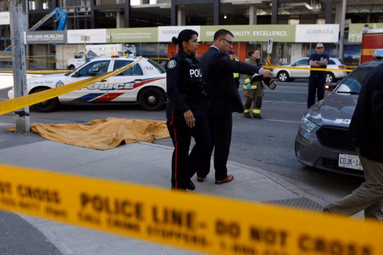 hien truong vu lao xe khien 10 nguoi thiet mang o canada