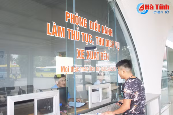 doanh nghiep van tai chu dong phuc vu nguoi dan dip le