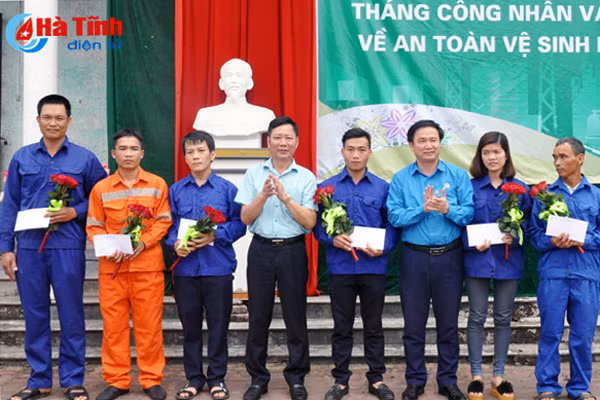 mitraco ha tinh ton vinh 7 cong nhan lao dong tieu bieu