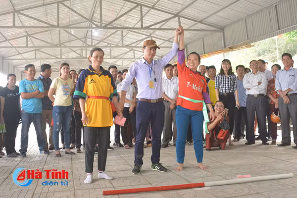 Độc đáo môn đẩy gậy tại Lễ hội Giỗ Tổ Hùng Vương năm 2018
