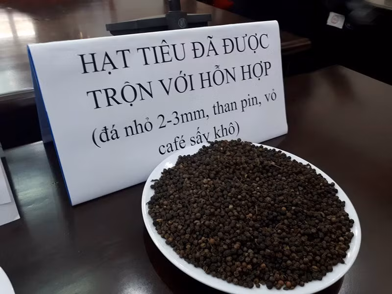 da phe chuan lenh bat khan cap 5 nguoi vu ca phe nhuom pin