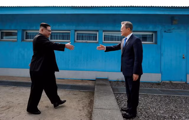 de cu nobel hoa binh cho ong kim jong un va moon jae in