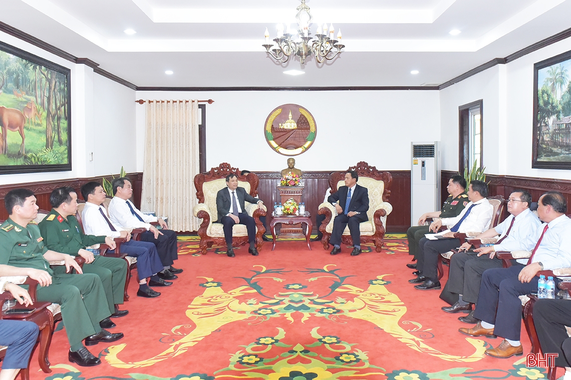 Lãnh đạo Hà Tĩnh chúc tết Bunpimay tỉnh Savannakhet