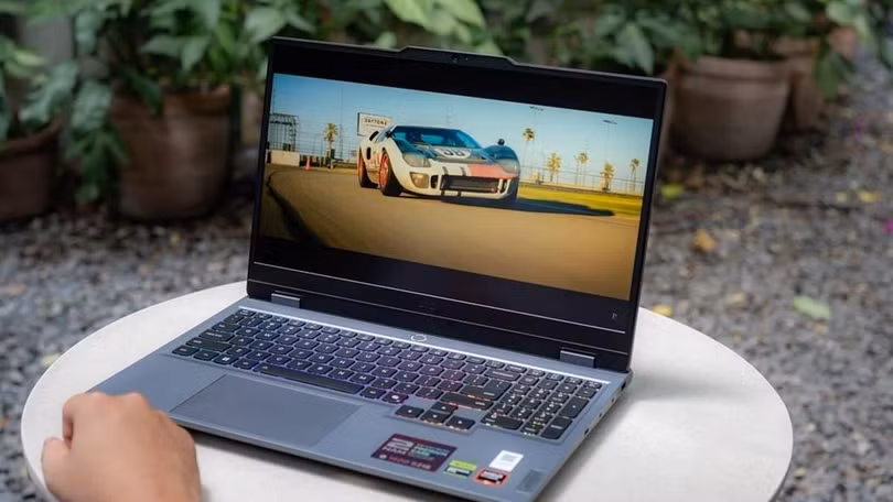 Nên mua laptop Lenovo LOQ 15 ở đâu chính hãng?