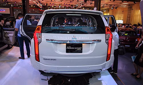 pajero sport the he moi gia tu 1 4 ty dong tai viet nam