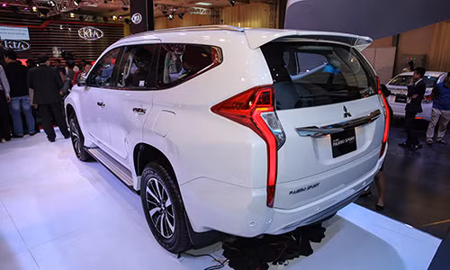 pajero sport the he moi gia tu 1 4 ty dong tai viet nam