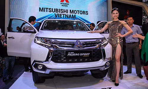 pajero sport the he moi gia tu 1 4 ty dong tai viet nam