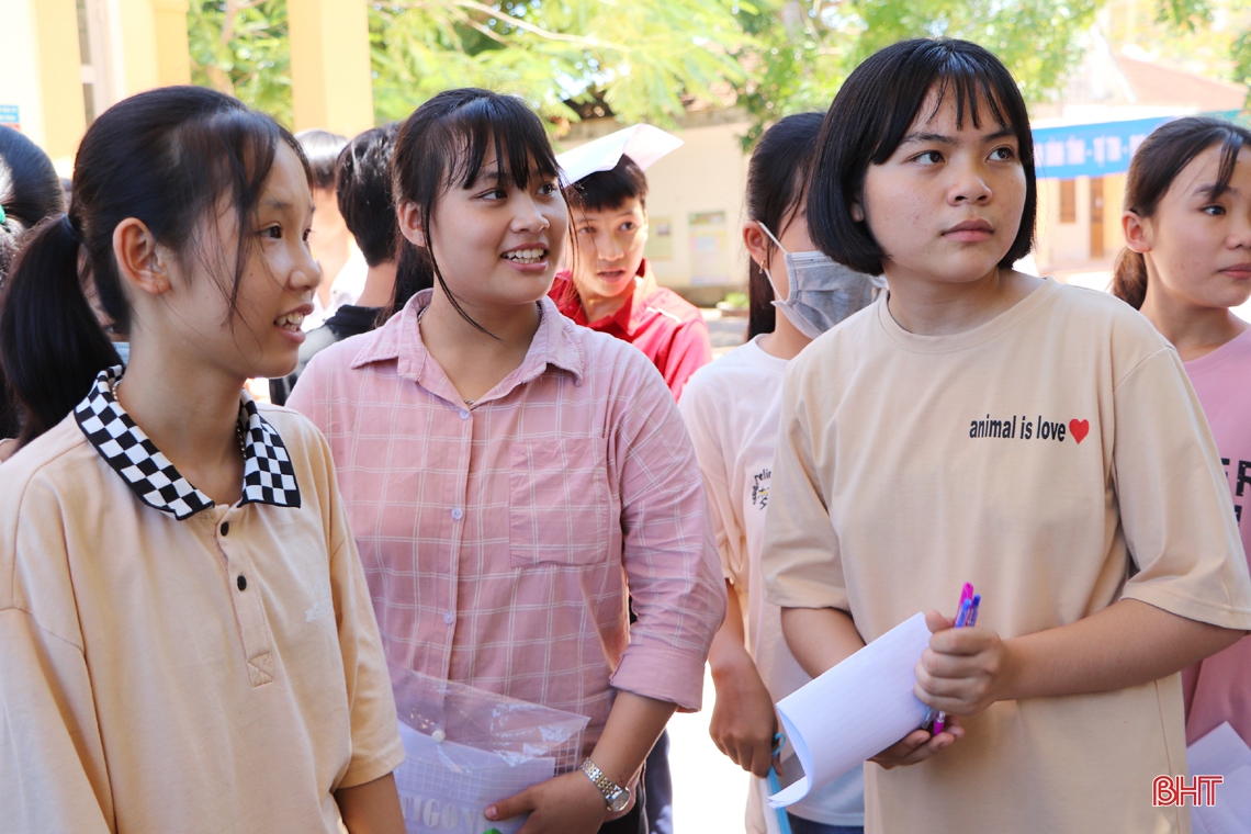 “Vượt nắng” giữa mùa thi cùng sỹ tử Hà Tĩnh