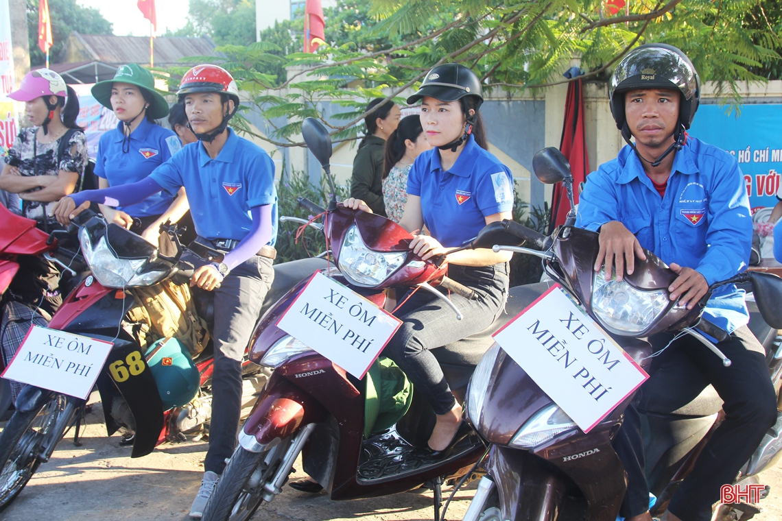 “Vượt nắng” giữa mùa thi cùng sỹ tử Hà Tĩnh
