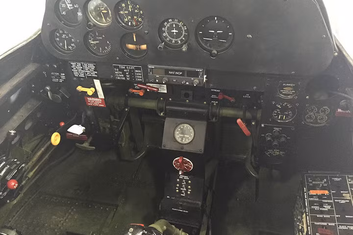 kham pha may bay cuong kich ngu loi grumman avenger