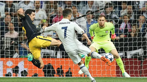 ronaldo lap hat trick real dat mot chan vao chung ket
