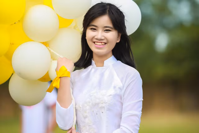 tu vung nui huong son co gai 19 tuoi den my bang hoc bong 6 ty dong