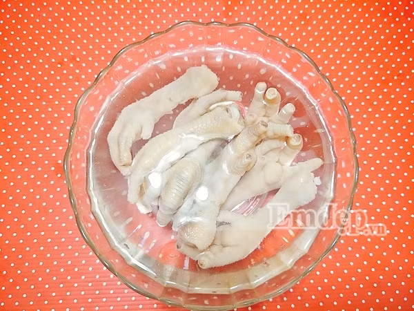 nghi le vao bep lam chan ga ngam xoai xanh mon nhau ngon khong the bo qua