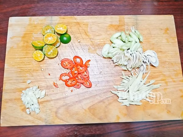 nghi le vao bep lam chan ga ngam xoai xanh mon nhau ngon khong the bo qua