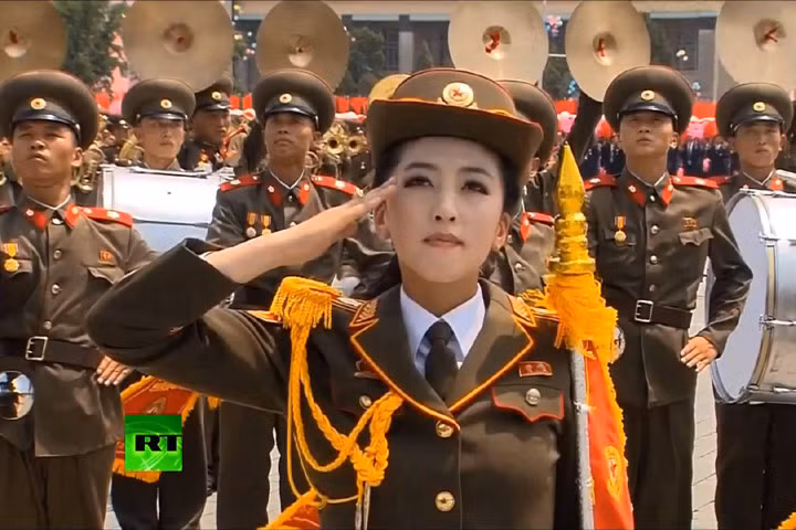 ve dep cac nu quan nhan trieu tien san sang quyet tu vi to quoc