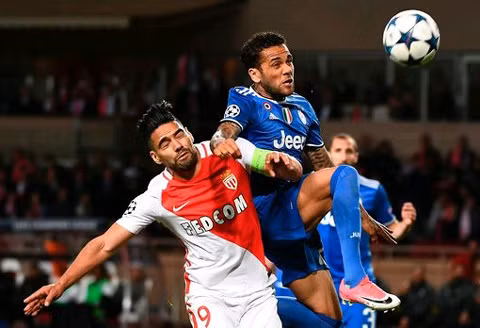 higuain lap cu dup juventus nem monaco tro lai mat dat